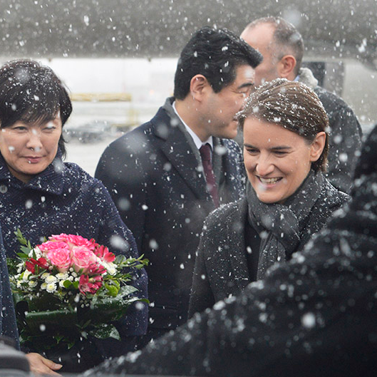 PM Abe is welcomed by PM Brnabic
