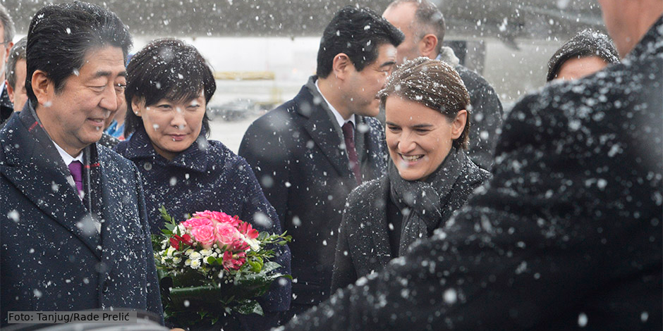 PM Abe is welcomed by PM Brnabic